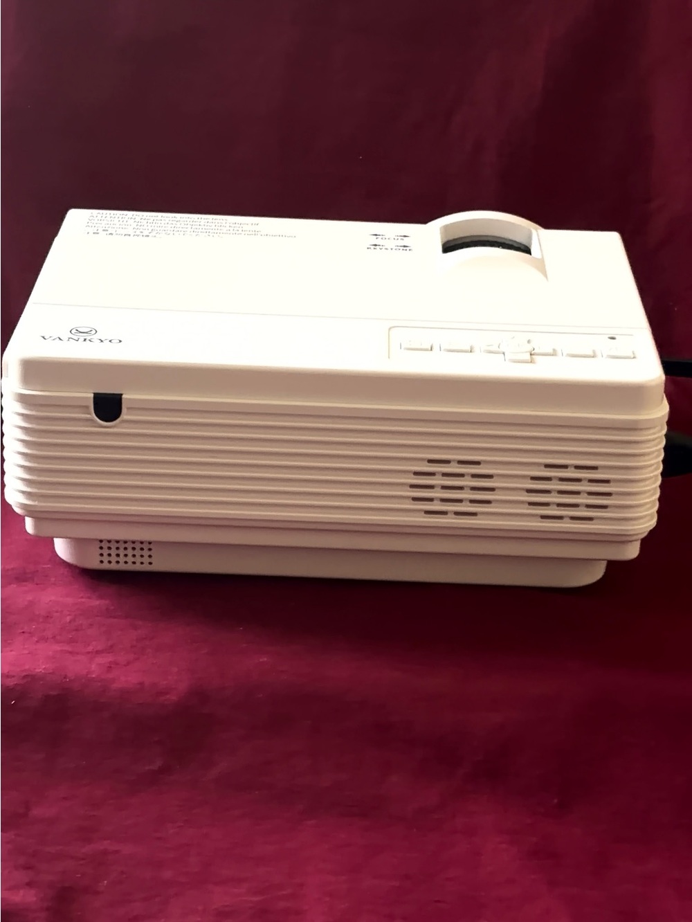 Vankyo Mini Projector - Picture 3 of 9